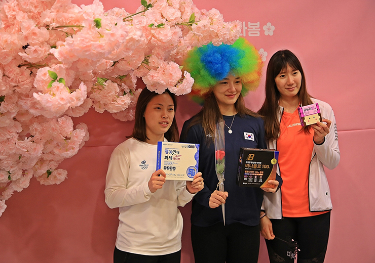 유유제약, 국가대표 여자선수들과 “봄이 왔나봄” 이벤트