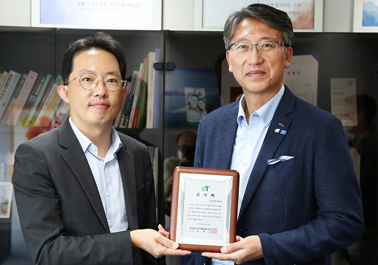 유유제약, 화훼농가 돕기와 제약영업 결합